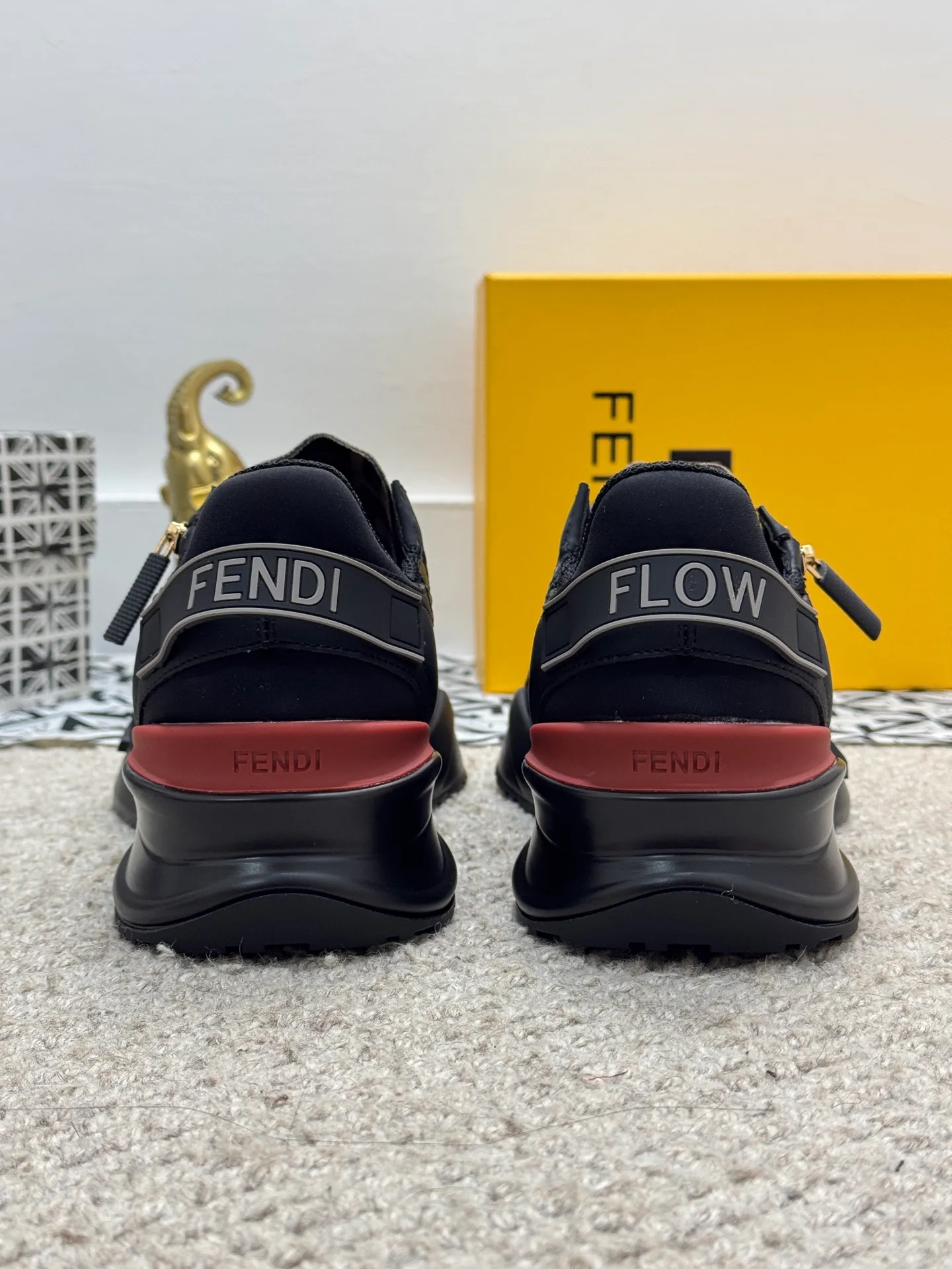 Men's men's shoes 💰520 [New style] 🦥🦥 Original quality - Fendi ◾️▫️F D🆕 Spring and summer new men's slip-on sneakers, with elastic straps, side zippers, and corrugated soles engraved with F. Embossed Fendi Flow lettering on the heel. Mixed material of high-tech fabric and black suede. FF graphic tongue. Ultra-light and wear-resistant EVA sole. Size: 38-44 (45 customized